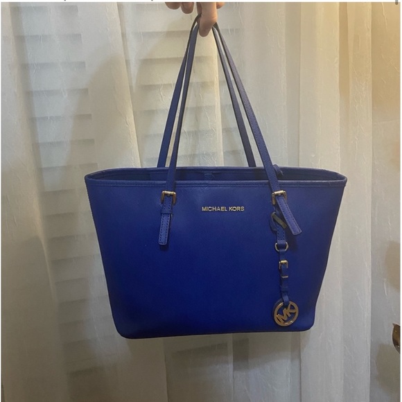 Michael Kors Handbags - Michael Kors Purse